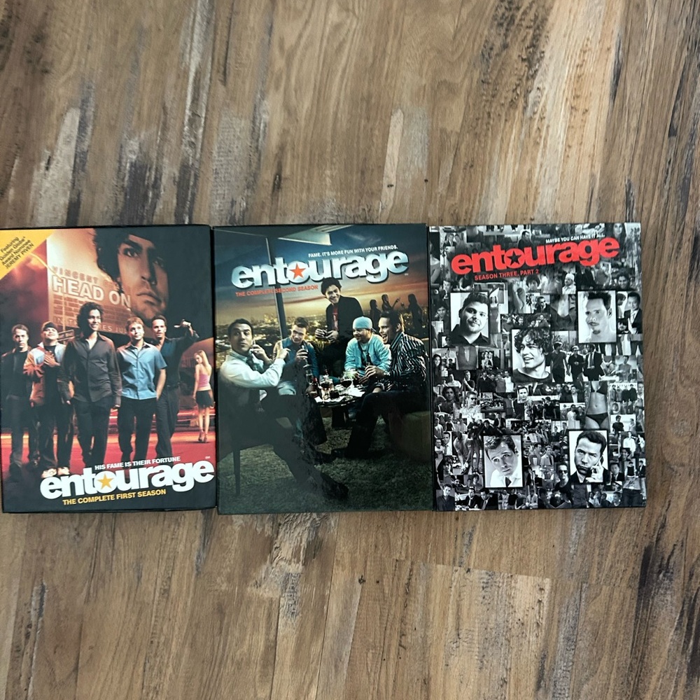 Entourage Complete Series DVD Set - Multicolor